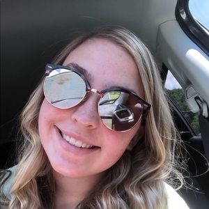 Meet your Posher, Paige